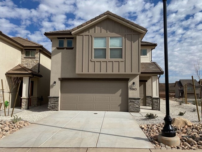 Primary Photo - Desert Canyons End Unit – 4-Bedroom, 2.5-B...