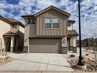 Building Photo - Flexible Lease! 4 Bedroom End Unit in St. ...