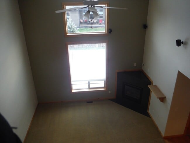 Building Photo - Gorgeous 3 Bedroom Home in Elk Grove Commu...