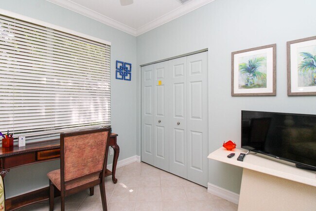 Building Photo - ** 2 PLUS DEN\2 BATH CONDO IN BARBADOS AT ...