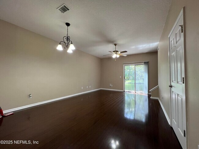 Building Photo - 466 Scrub Jay Dr