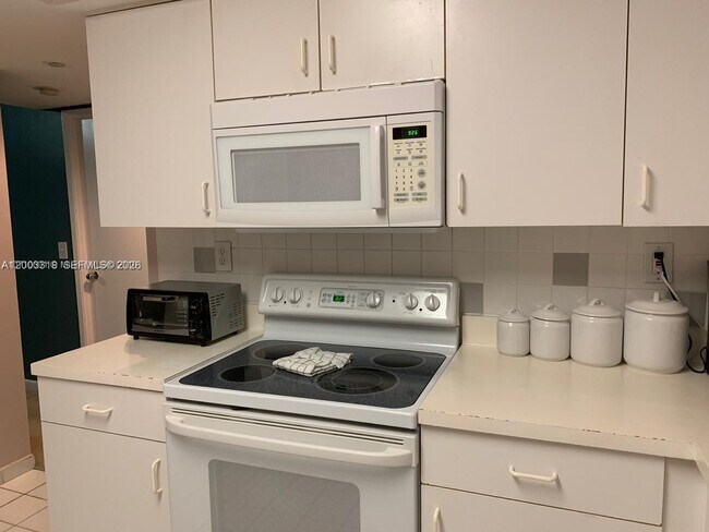 Building Photo - 3300 NE 191st St