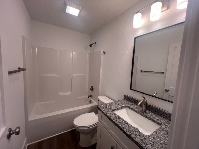 Building Photo - 302 Indian Dr