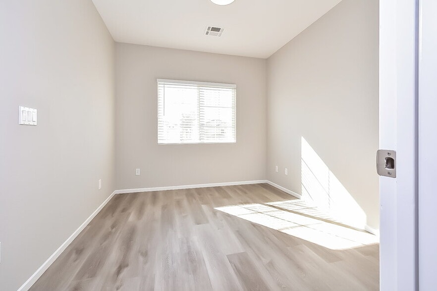 Building Photo - 9760 Havasupai Ave