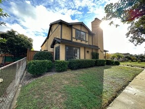 Building Photo - 812 - 2118-2120 S. Meridian LLC