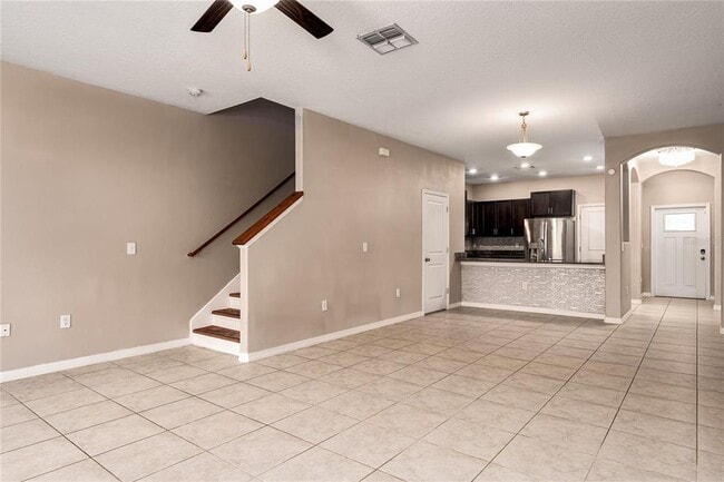 Building Photo - 724 Royal Empress Dr