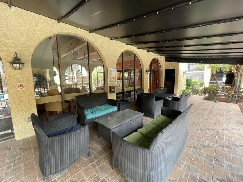 Building Photo - 5304 W Kennedy Blvd