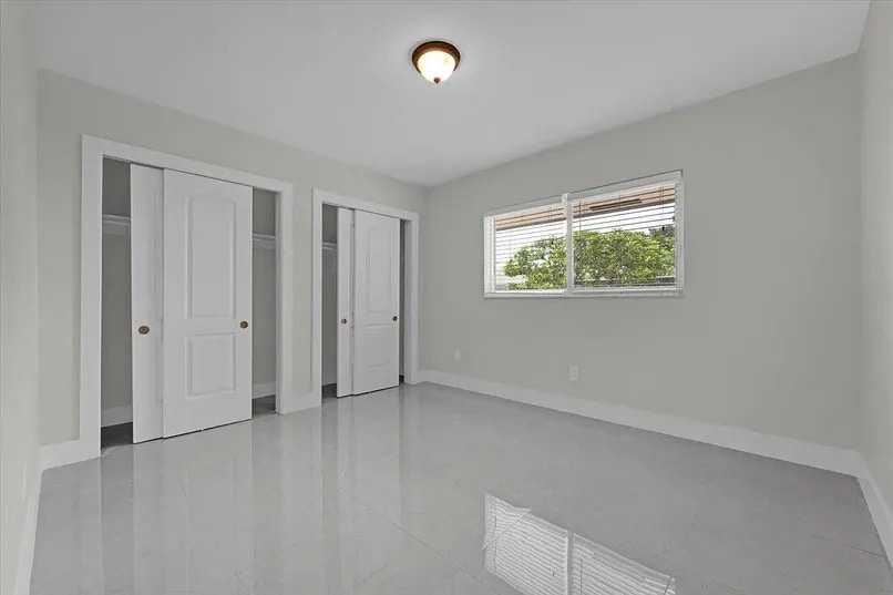 Building Photo - 8 NE 14th Ave