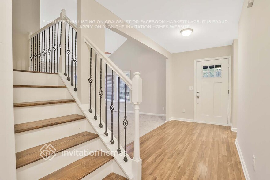 Building Photo - 2621 Windridge Dr