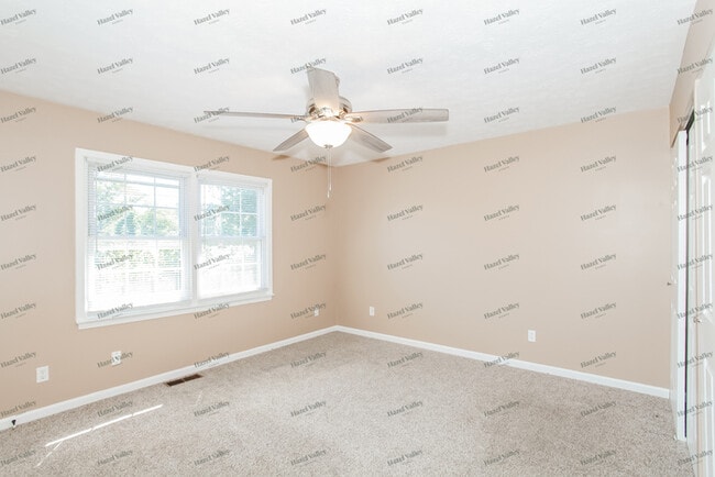 Building Photo - 1743 Fullerton Dr