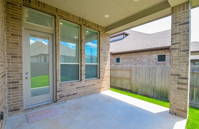 Building Photo - 23719 Sweeny Vly Dr