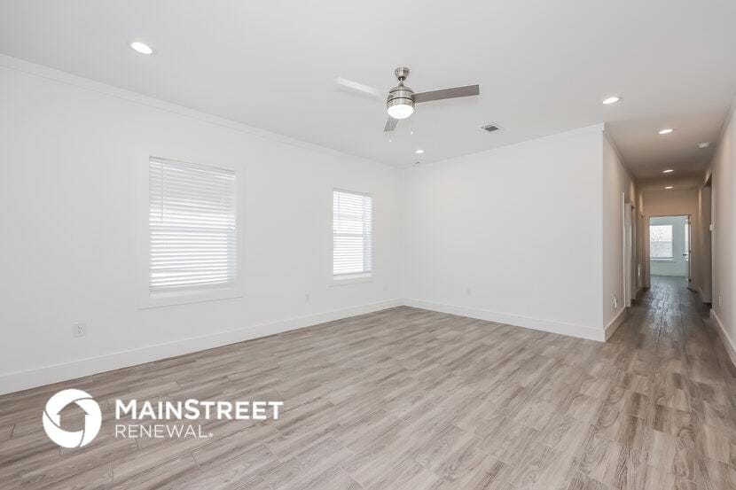 Building Photo - 1605 Daniel St