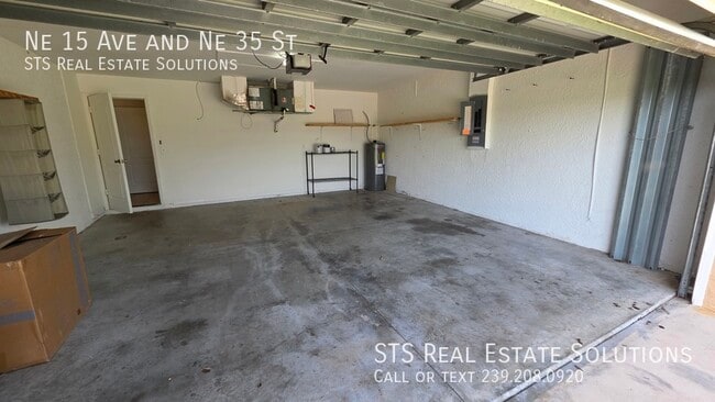 Building Photo - 1505 NE 35th St