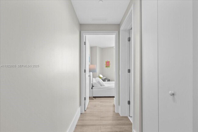 Building Photo - 501 NE 31st St