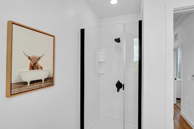 Building Photo - 1404A Forward Dr