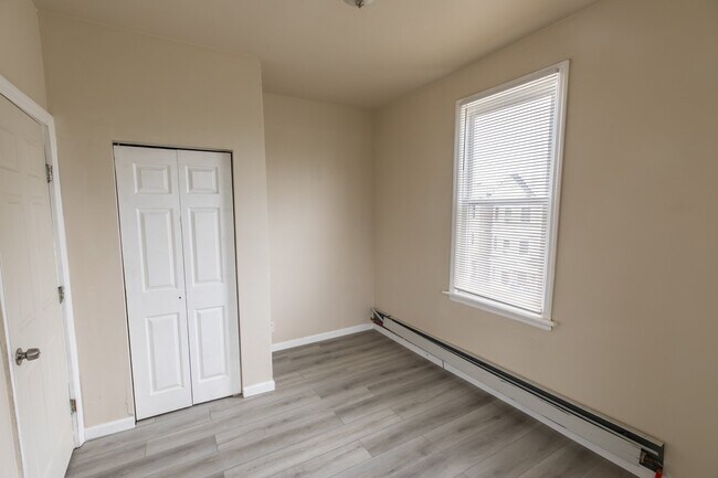 Building Photo - 154 Taylor St