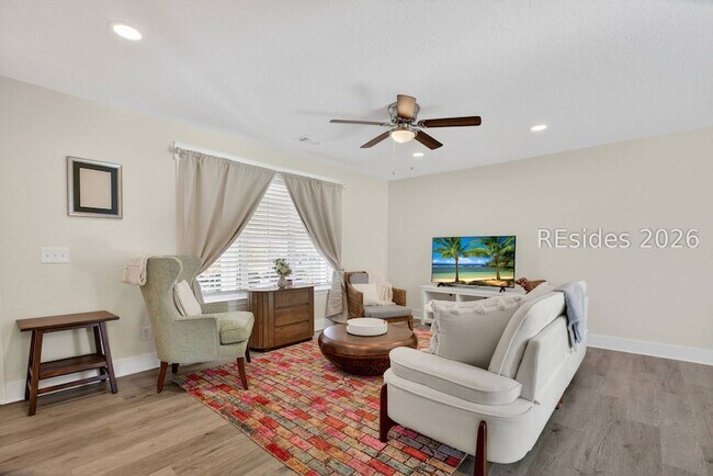 Building Photo - 225 University Pkwy