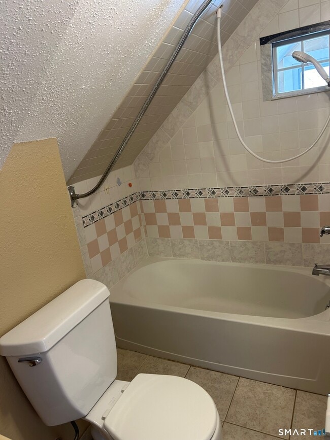 Building Photo - 82-84-84 Glendale Ave