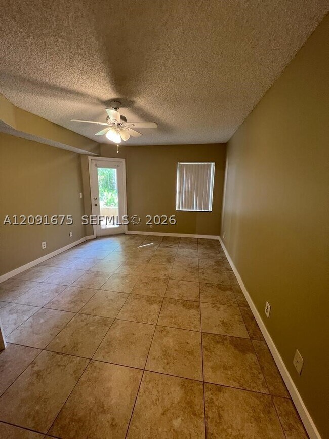 Building Photo - 9999 Summerbreeze Dr