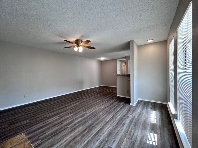 Building Photo - 9305 Kempler Dr