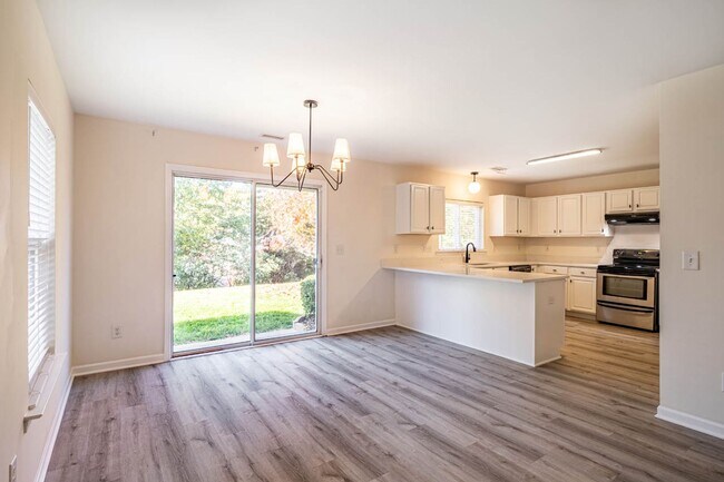 Building Photo - 718 Delta Downs Dr