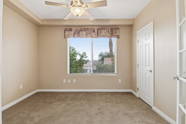 Building Photo - Comfortable single-story living! This inviting 3-bed, 2-bath home offering 1,756 sq ft with fully...