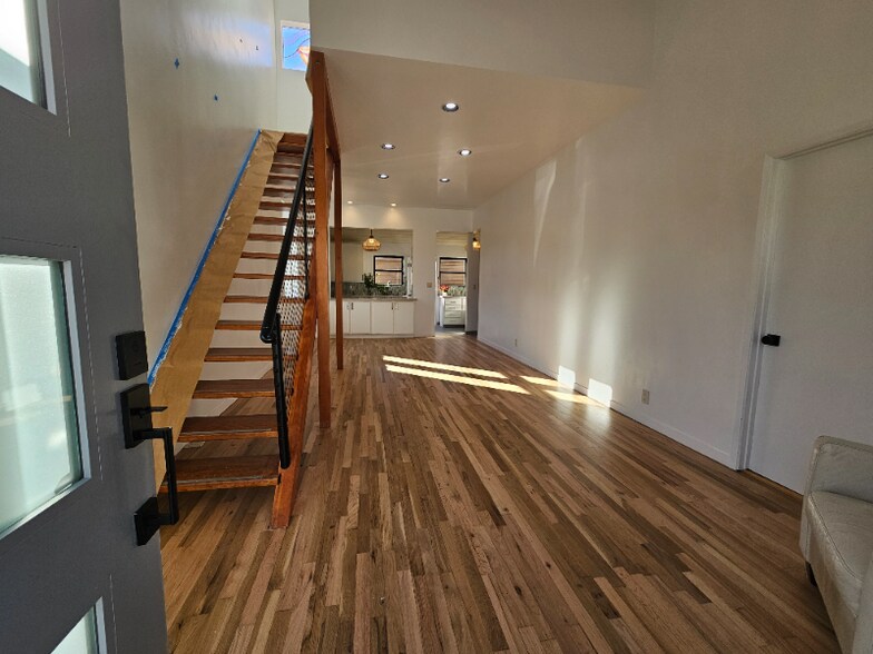 Building Photo - 520 10th St