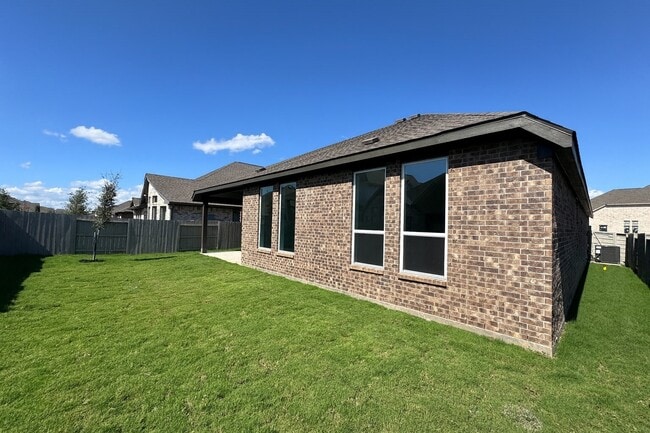 Building Photo - 2426 Peach Oak Xing