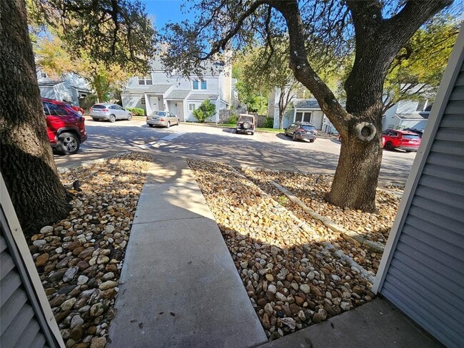 Building Photo - 6806 Old Quarry Ln