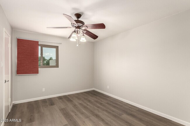 Building Photo - 8212 E Rovey Ave