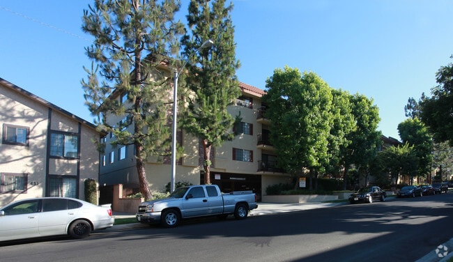 Building Photo - 501 East Santa Anita