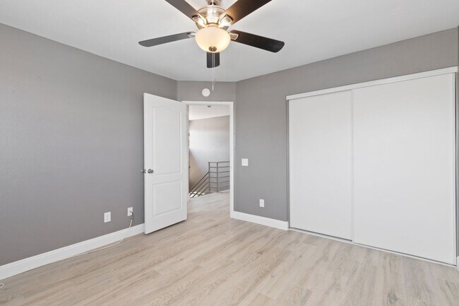 Building Photo - 43865 Carefree Ct