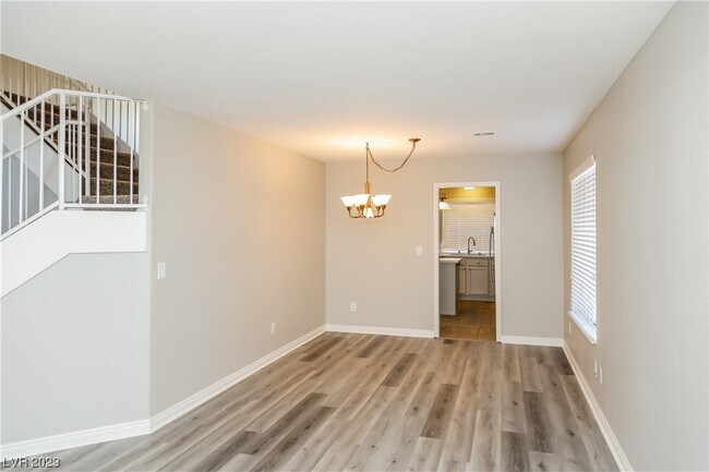 Building Photo - 415 Opal Dr