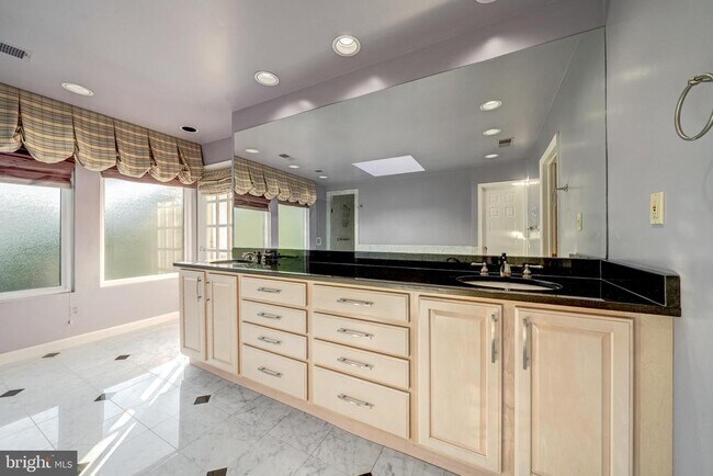 Building Photo - 6209 Stoneham Ln