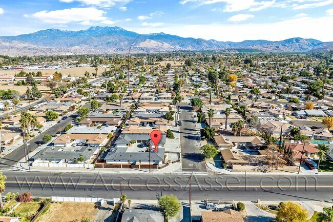 Building Photo - 41012 Beachwood Ave