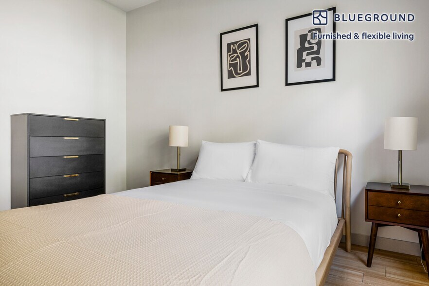 Building Photo - 320 D St