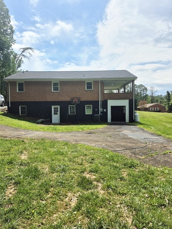 Building Photo - 200 Wellview Dr