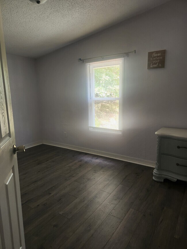 Building Photo - 124 Maynor Ln