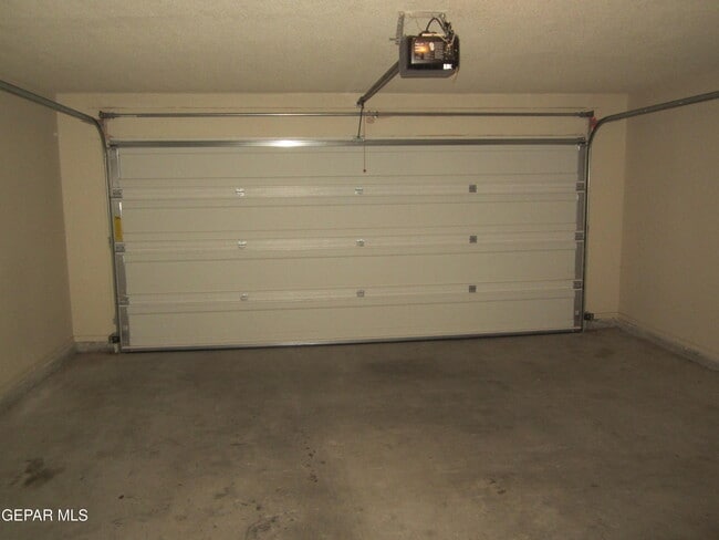 Building Photo - 6572 Dakota Ridge Dr