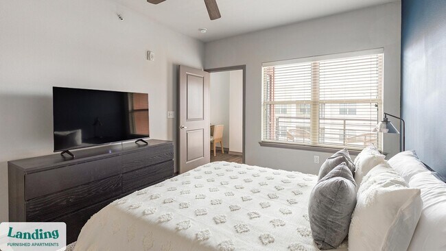 Building Photo - 650 S Main St