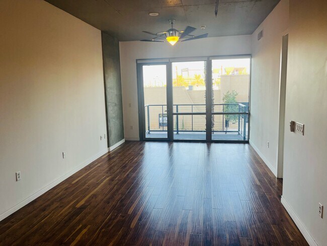 Building Photo - 353 E Bonneville Ave