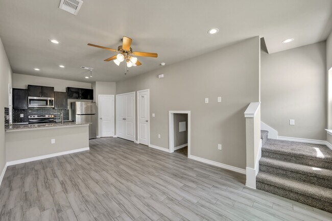 Building Photo - 11756 White Cedar St