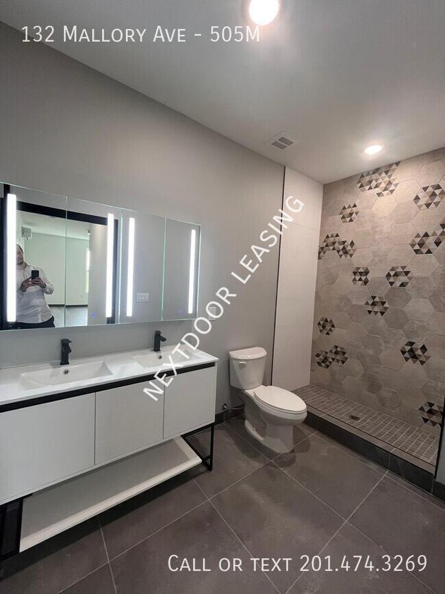 Building Photo - 132 Mallory Ave