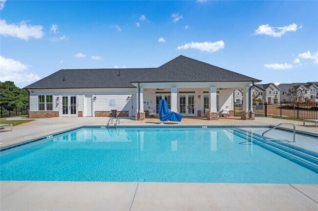 Building Photo - 10 American Ave