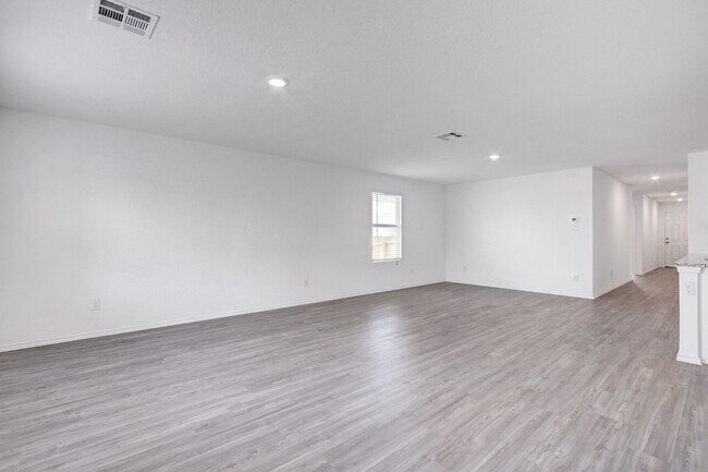Building Photo - 4 Bedroom Home on Corner Lot in Waterwheel Subdivision
