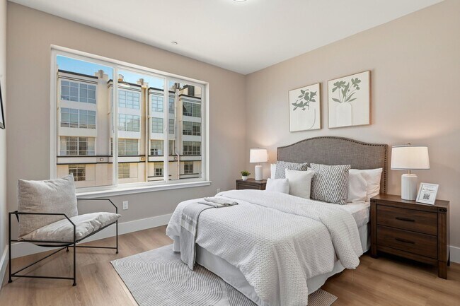 Building Photo - 55 Calgary St
