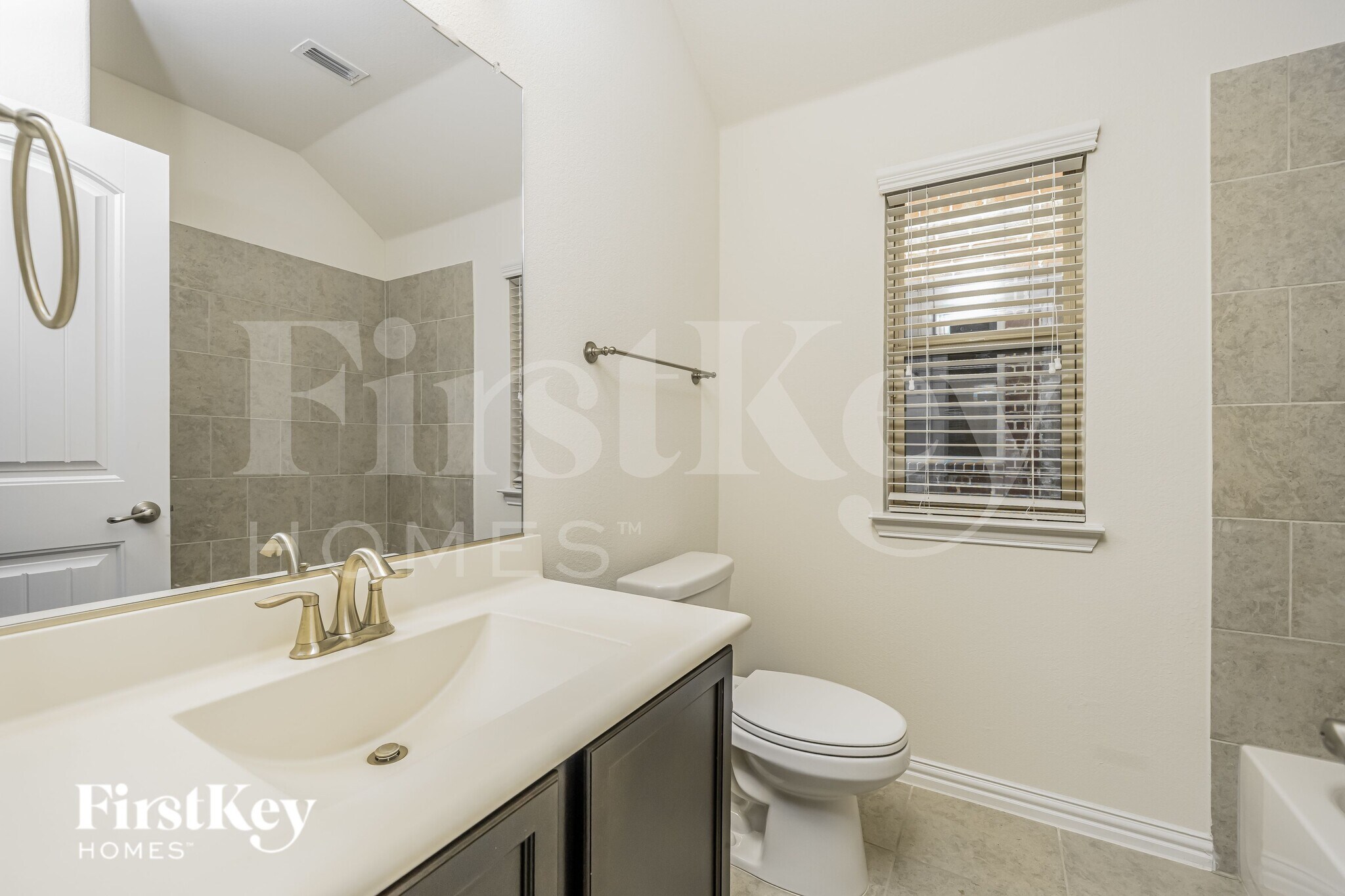 Building Photo - 805 Joaquin Wy