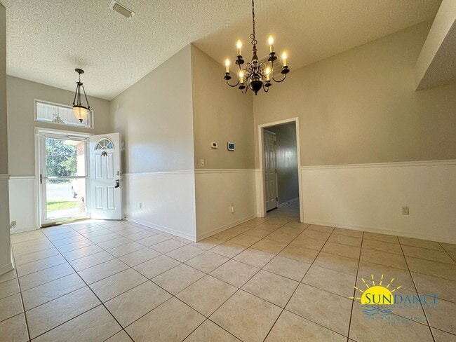 Building Photo - Cul-de-Sac Charm: Beautiful 4 Bedroom Home in Mary Esther Near Beaches and Bases!