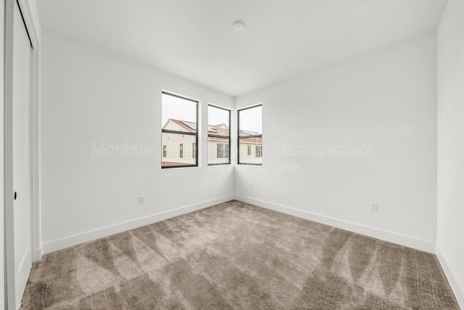 Building Photo - 111 Sea Shell Ave