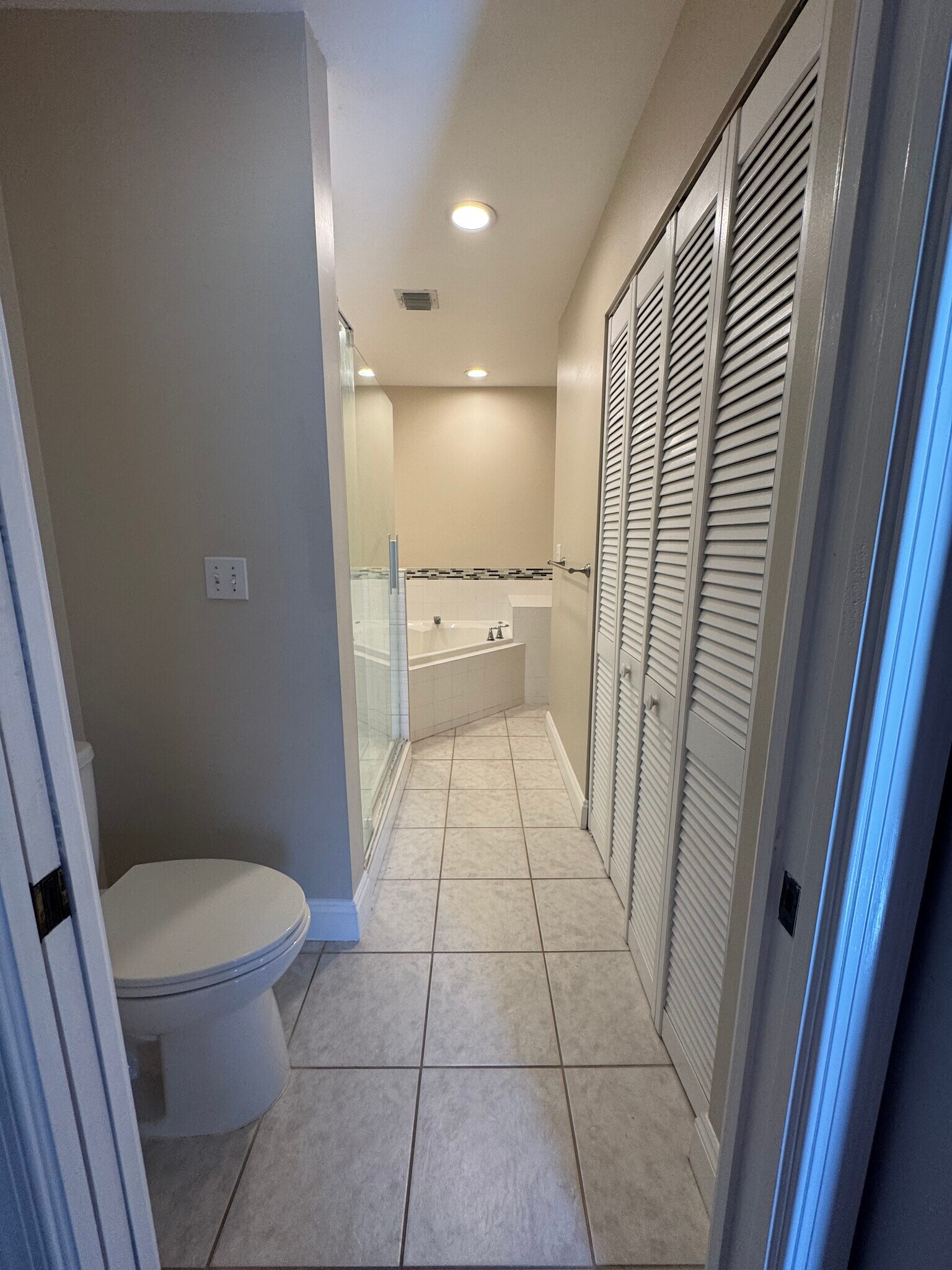 Building Photo - 12836 Woodmill Dr